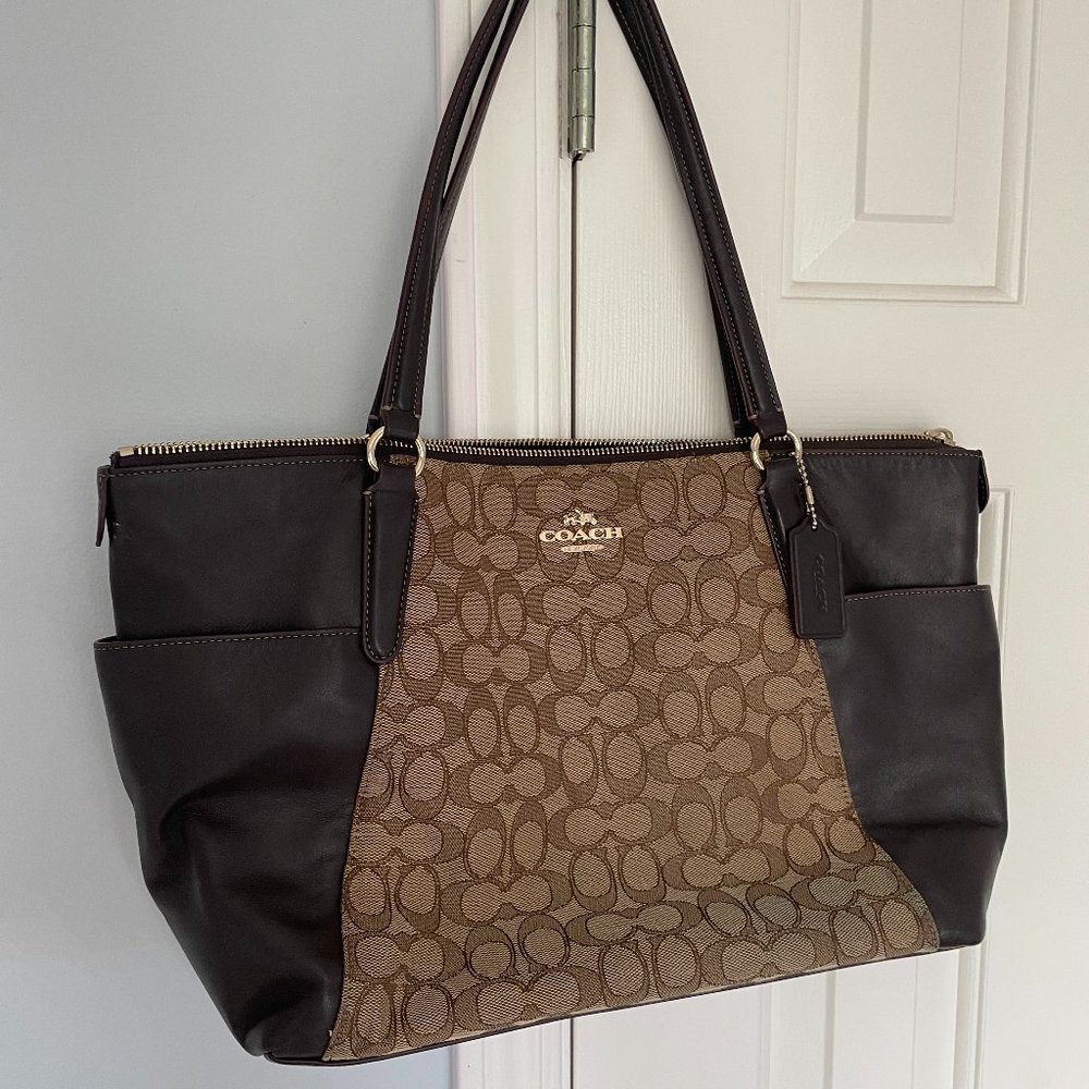 COACH Signature Leather Shoulder Bag/Tote